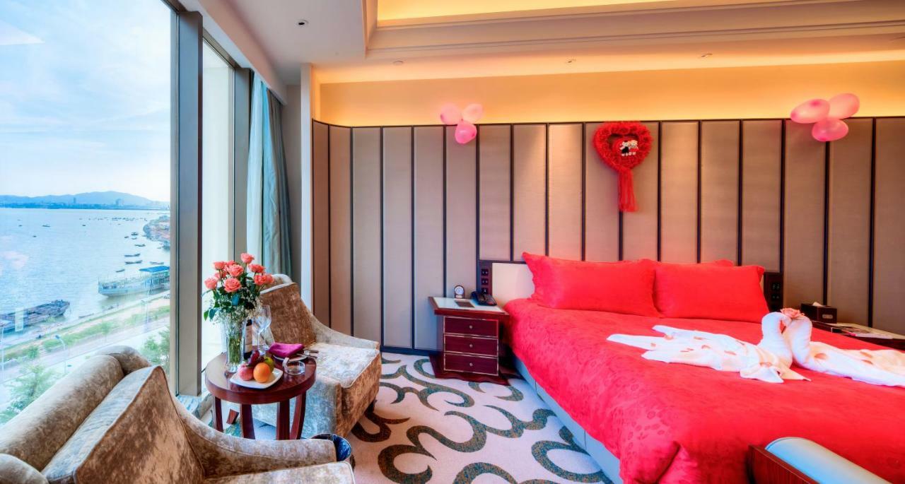 Royal Seaside Hotel And Hot Springs Xiamen Bagian luar foto