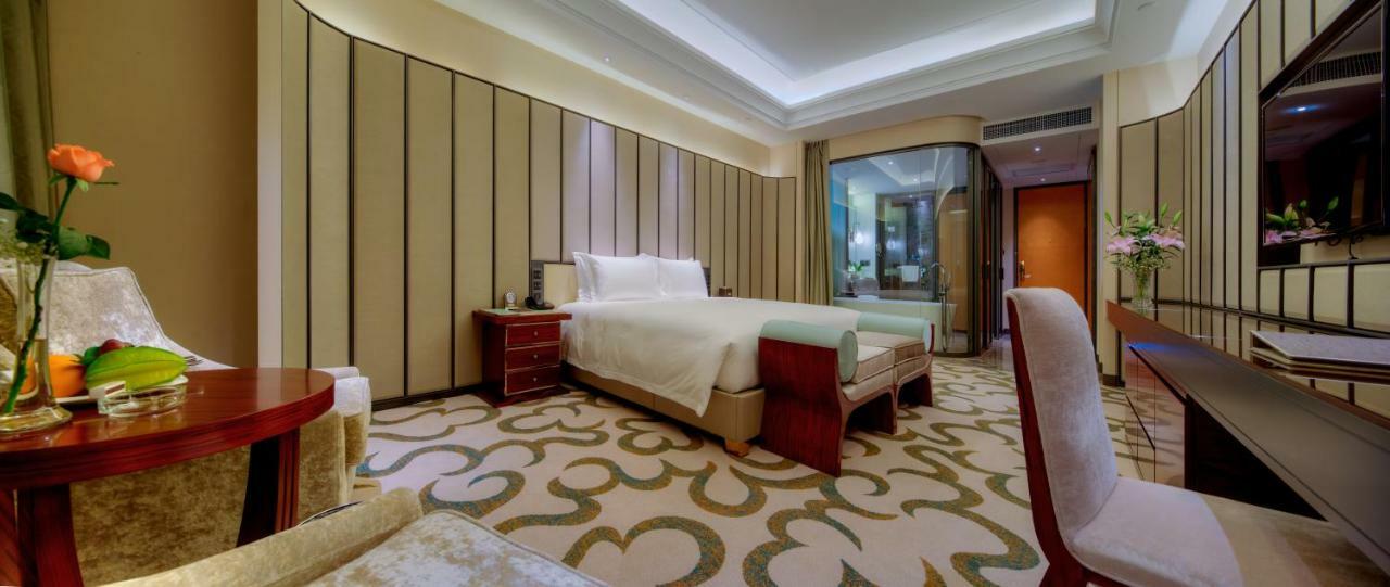 Royal Seaside Hotel And Hot Springs Xiamen Bagian luar foto