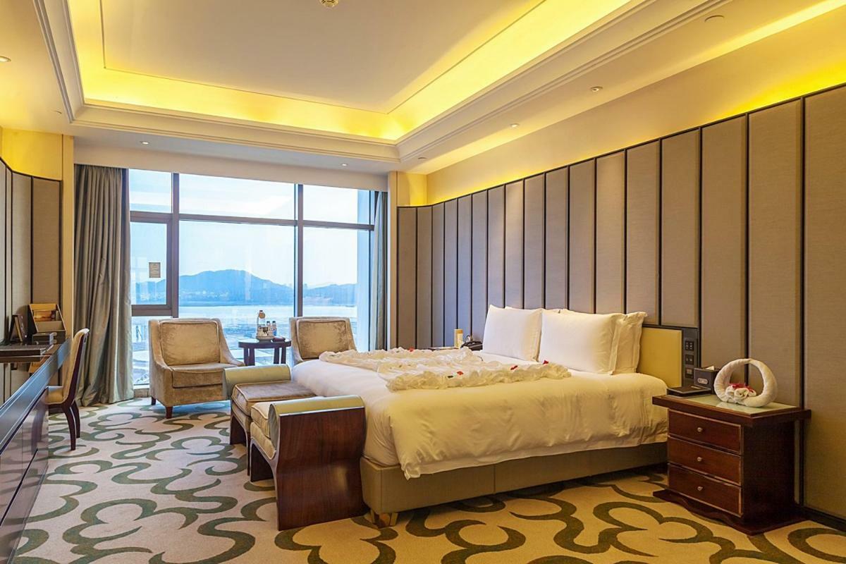 Royal Seaside Hotel And Hot Springs Xiamen Bagian luar foto