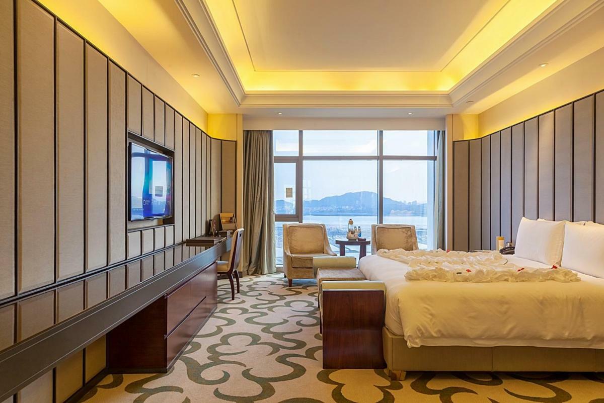 Royal Seaside Hotel And Hot Springs Xiamen Bagian luar foto
